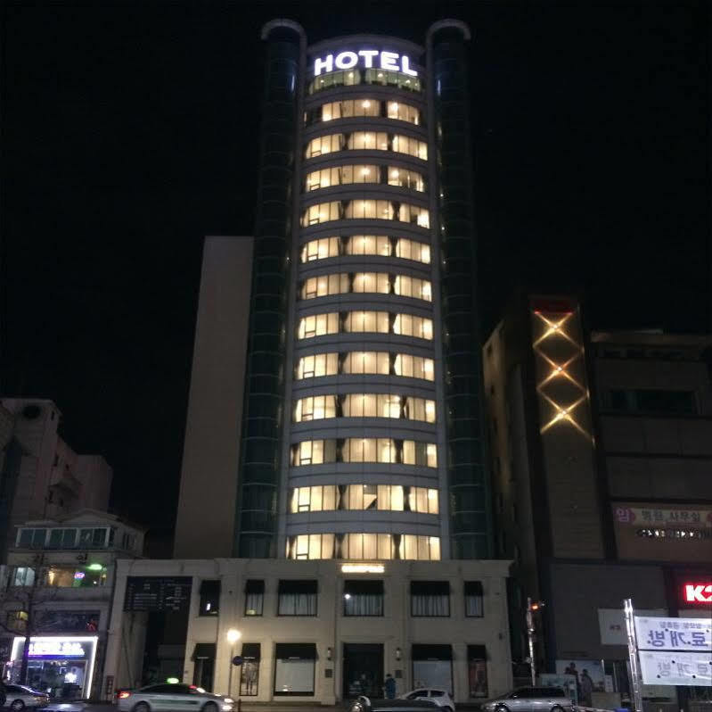 Gangneung Tourist Hotel Екстер'єр фото